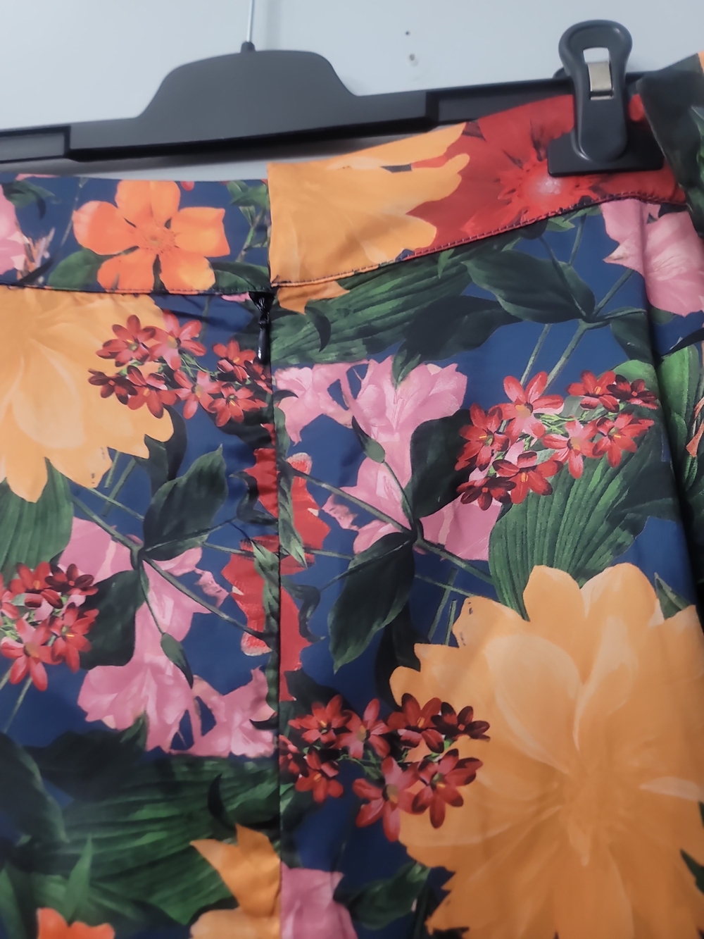 Abbet Glass Savannah Skirt Full Bloom Satin - Picture 4 of 6